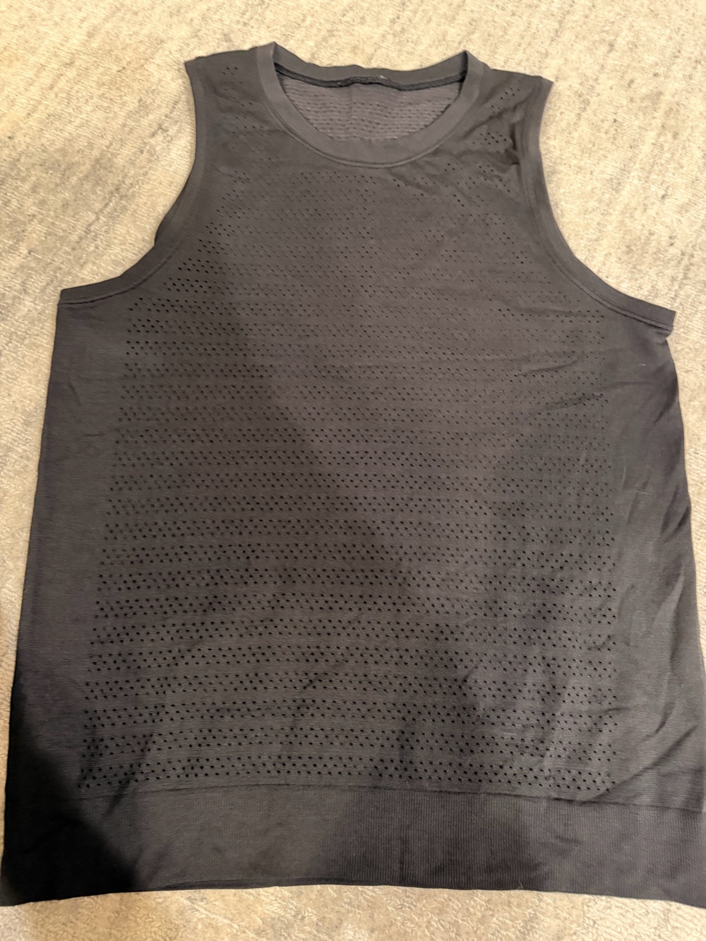 Lululemon Women’s Sleeveless Perforated workout Top - Black